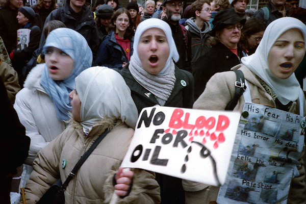 Demonstrators against war in Iraq, 2003