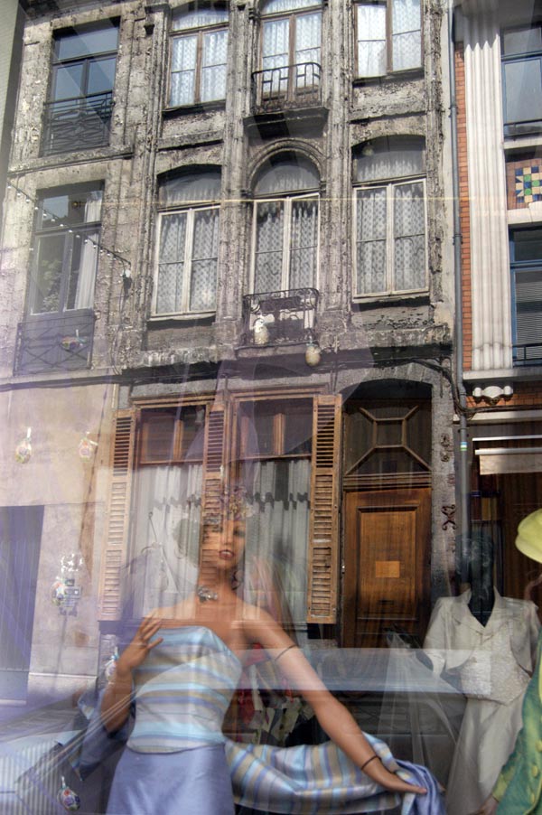 Window reflections, Lille 2005