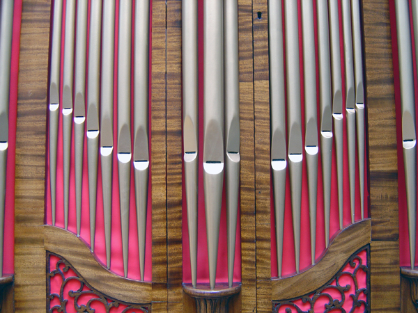 Organ, Aberdeen Art Gallery 2004