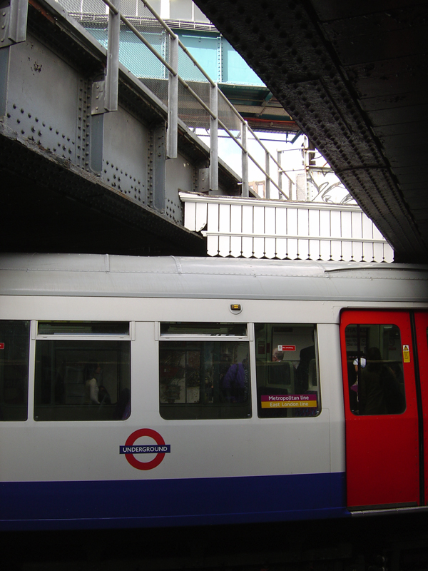 London Underground (Whitechapel) 2004